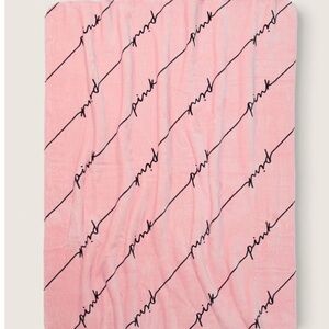 New VICTORIA'S SECRET Pink Cozy Plush Sherpa Blanket